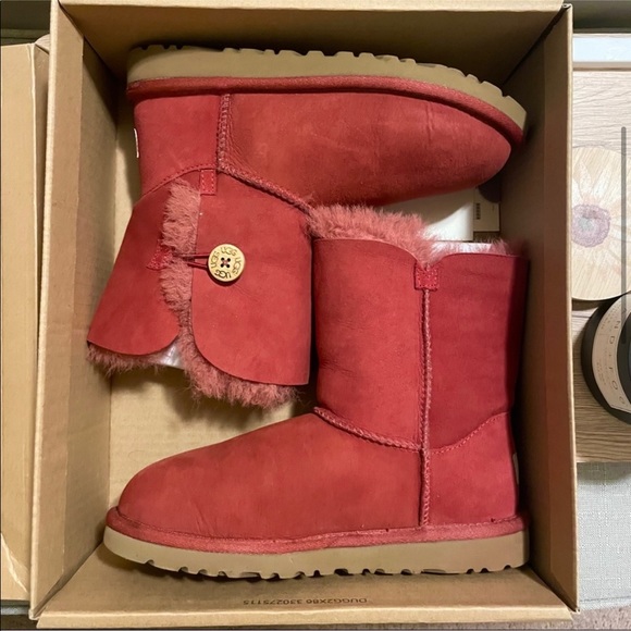 UGG Bailey Button Boots - Picture 4 of 5